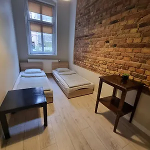Tanie Spanie Przy Targach Poznańskich - Zameldowanie Bezobsługowe- Kwatera prywatna Poznań